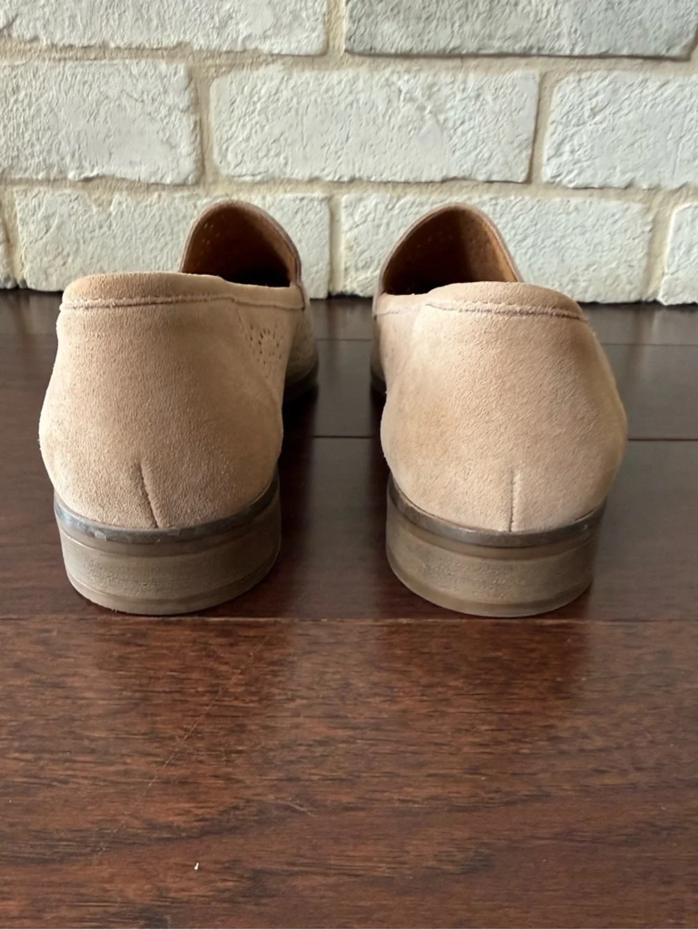 Clarks Women’s Trish Calla Loafer — Sand Suede EUC! - Picture 6 of 11